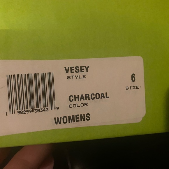 VERY VOLATILE Western Booties (Real Leather) Size 6 - Picture 5 of 5